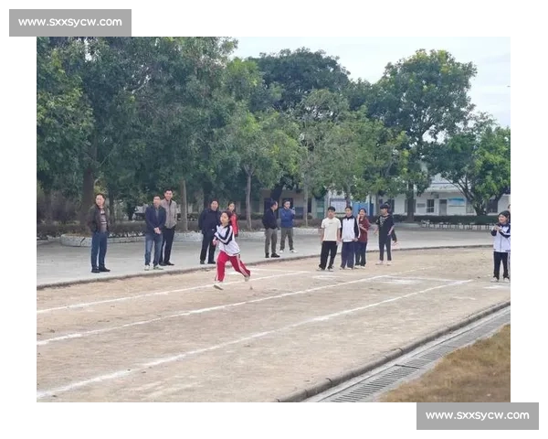 在呐喊与汗水中成长的校园长绳比赛难忘集体奋斗时光回忆篇章 在呐喊与汗水中成长的校园长绳比赛难忘集体奋斗时光回忆篇章